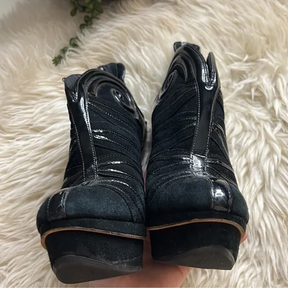 Brian Atwood Figara Suede Patent Platform Boots    Sz 6 - Picture 7 of 7